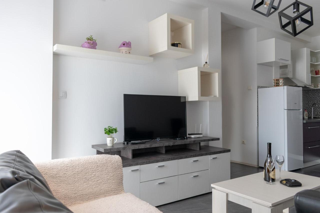 Ferienwohnung Stan Na Dan 021 Novi Sad Exterior foto